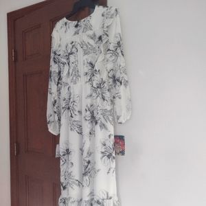 Light and flowy flower dress